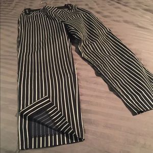 Ann Taylor loft crop women’s pants. Size 2